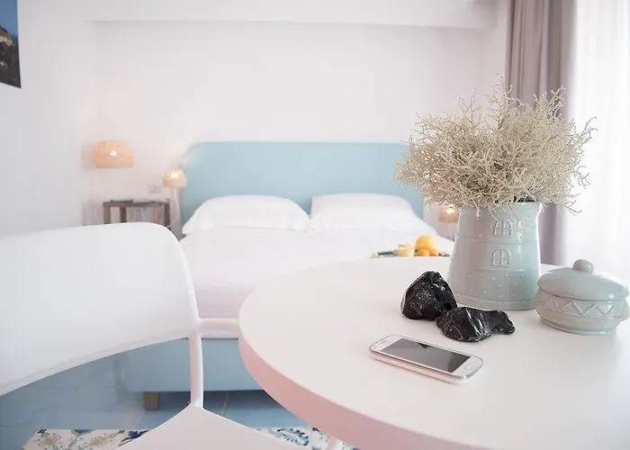 فندق مبيت وإفطار Il Castello ليباري