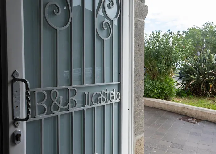 Il Castello ليباري