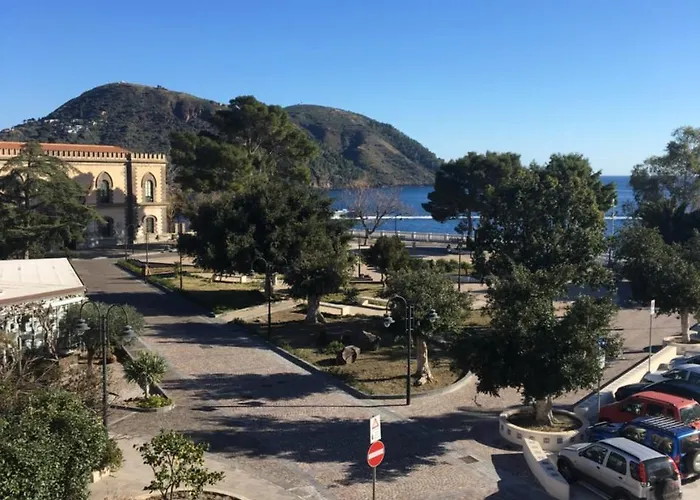 Il Castello 4* ليباري